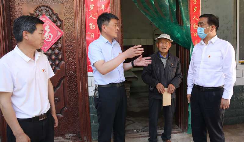 河南省人社厅副厅长常万琦等一行深入尉氏县扶贫调研