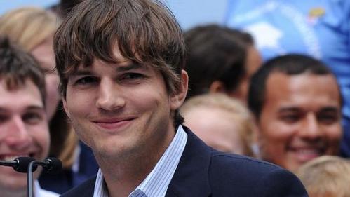 来学习一个"人生赢家":大概是演戏最好的投资人阿什顿·库彻