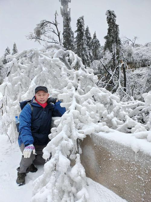 冬天,大雪纷飞,伙伴们好像来到了一个幽雅恬静的仙境