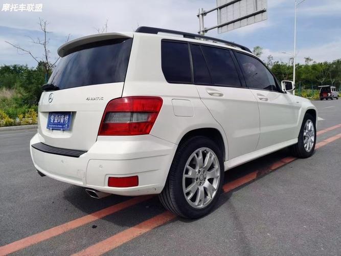 2012年奔驰glk300自动30微首付开走精品车况