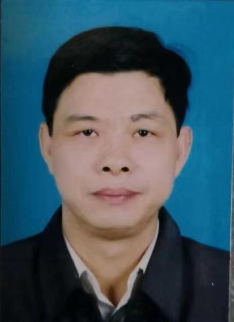 行吟世间的热爱——评黄一波诗作