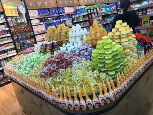 四,散装零食区陈列的