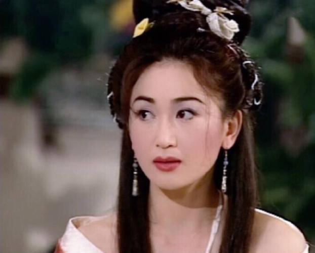 仍是1990年版《封神榜》里的傅艺伟和2001年版《封神榜》里的温碧霞