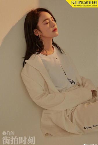 张佳宁最新街拍曝光!一改往日甜美风格,魅力难挡