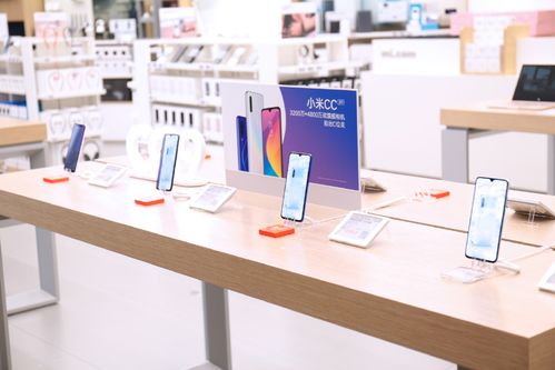在线下店方面,截至2018年12月31日,小米在中国大陆已有586个小米之家