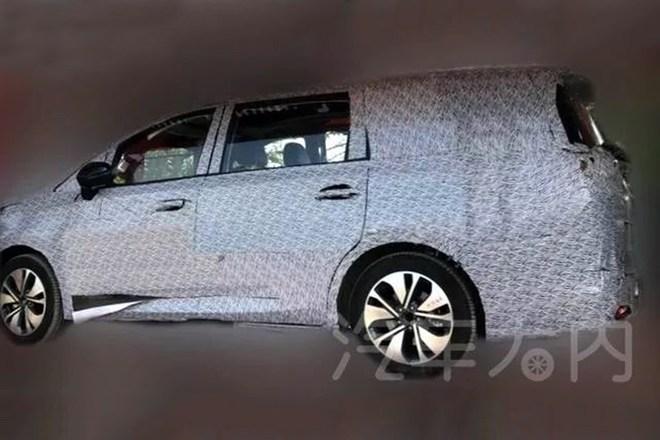 广汽传祺gm6曝谍照 定位紧凑mpv无侧滑门