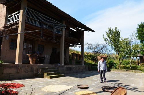 视频>  图片展播 新闻正文  导读:张树果,丰都县栗子乡联合村1社社长