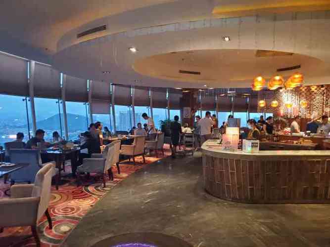 海外海皇冠大酒店海澜旋转餐厅-"味道感觉不怎么样,但