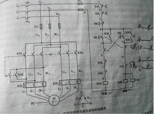 双速电机内部有两套绕组.可以通过改变不同的工作绕组实现调速.