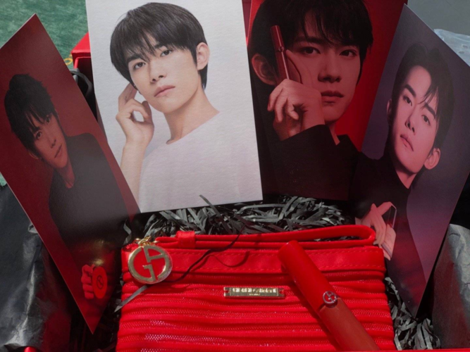 易烊千玺成为阿玛尼全球代言人,当真是年少有为!