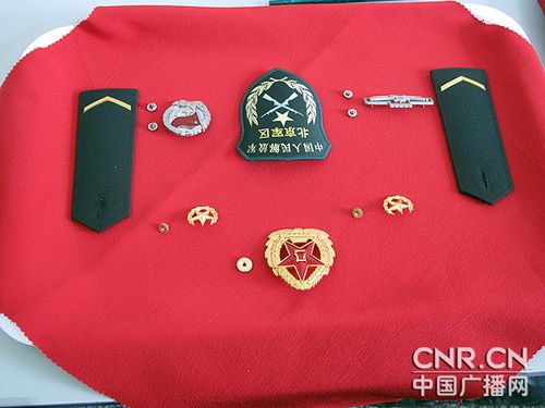 北京军区联勤部新兵授衔全接触