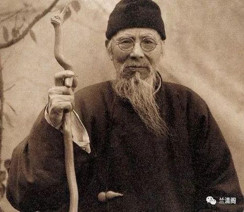 原名纯芝,字渭青,号兰亭,后改名璜,字濒生,号白石,白石山翁,老萍,饿叟