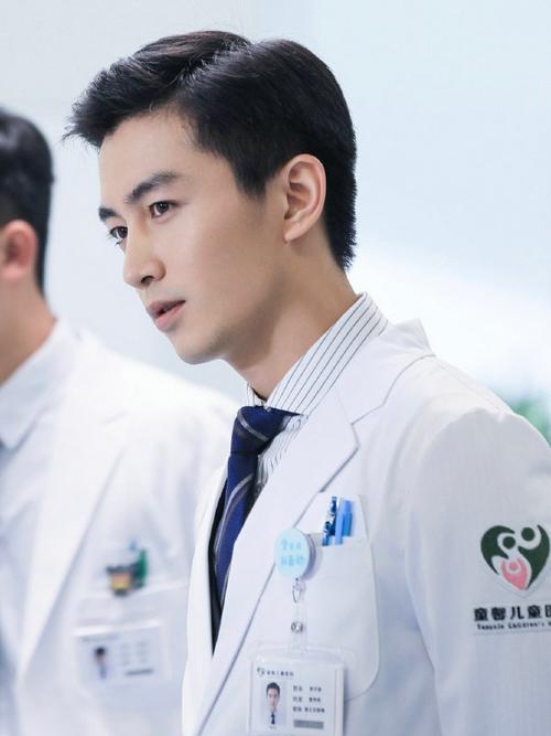 陈晓儿科医生暖心收官邓子昂高光返场在线圈粉