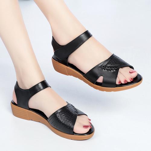 中老年凉鞋女夏季网红蜻蜓丽人平跟厚底大码鞋防滑舒适妈妈鞋平底