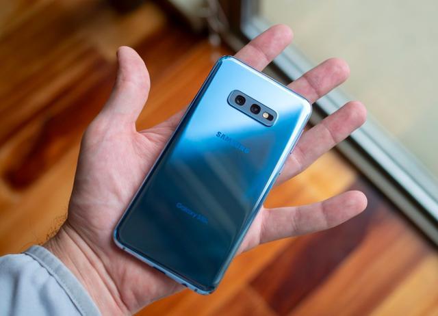 三星s10e上手体验一个星期之后,说说这款手机的优缺点