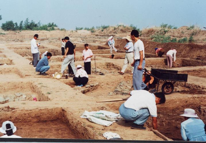 的考古调查,勘探,发掘,绘图,资料整理和文物修复等考古专业技能知识