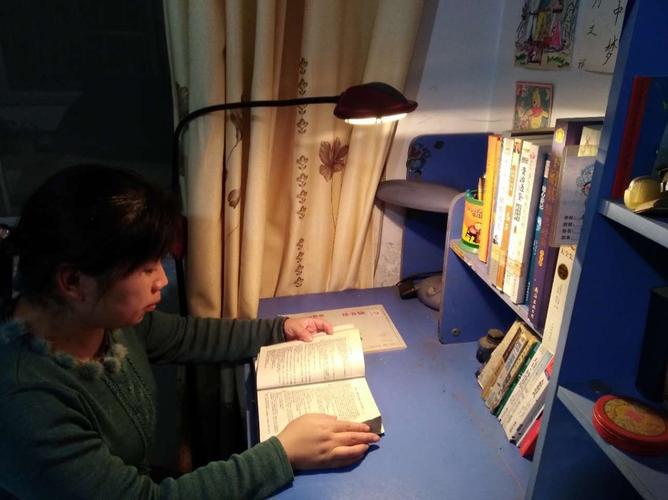 沉醉书香,乐在其中——朱召小学李玉英老师读书纪实