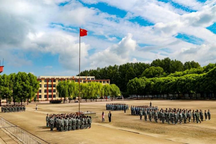 根据我县教育的发展需求,在隆化县一中老校址成立县城公办第四所中学