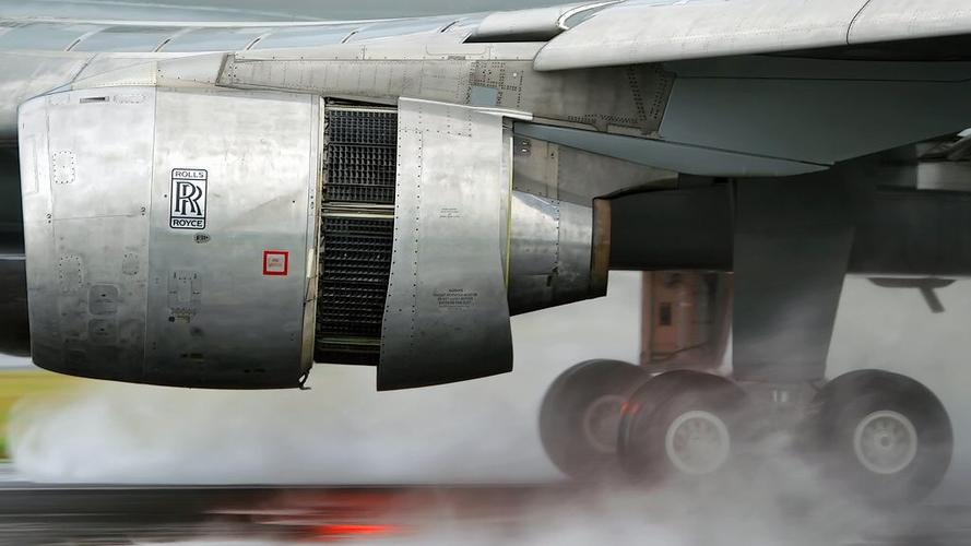 客机飞行中甩出风扇盘罗罗rb211发动机的严重故障和改进措施