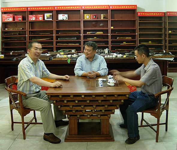 铁观音集团苏少民老总推荐参观了八马茶业集团,儒家茶业和唐瑜燕茶艺