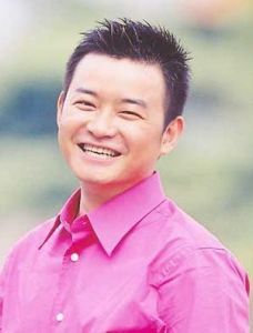 李佳明