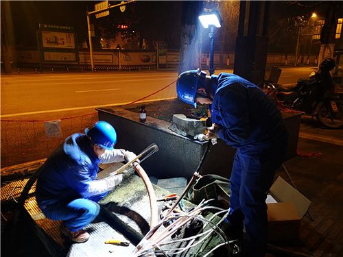 公司在排污通道挖掘施工作业中不慎损坏正运行的10千伏汉和线电力电缆