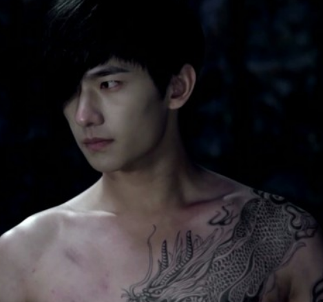 【图】曝杨洋盗墓笔记剧照纹身图片 盗墓笔记杨洋受追捧