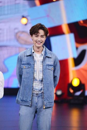 官鸿首登王牌对王牌被赞颜值高游戏环节全程高能