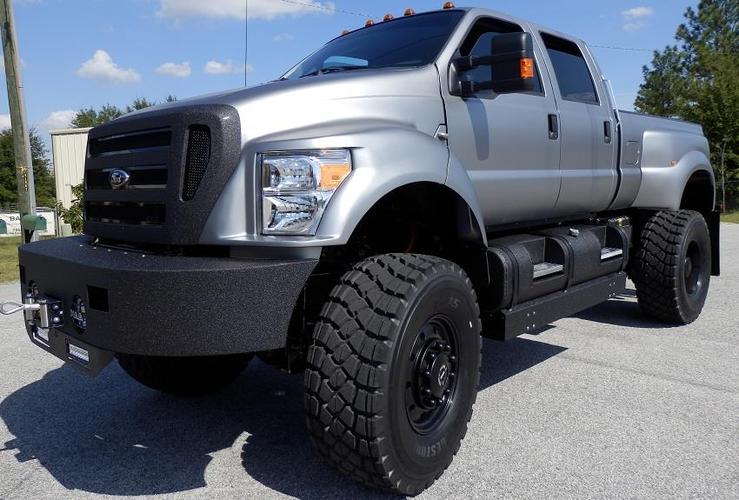 车高超过了整整3米,几乎堪比一层小别墅了这款福特猛禽旗舰f750采用的