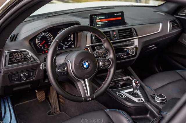 不上不下试驾2018款宝马m2c