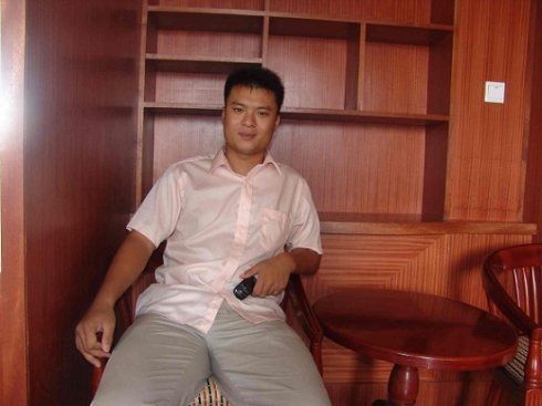 当上总经理的察可军略显福态