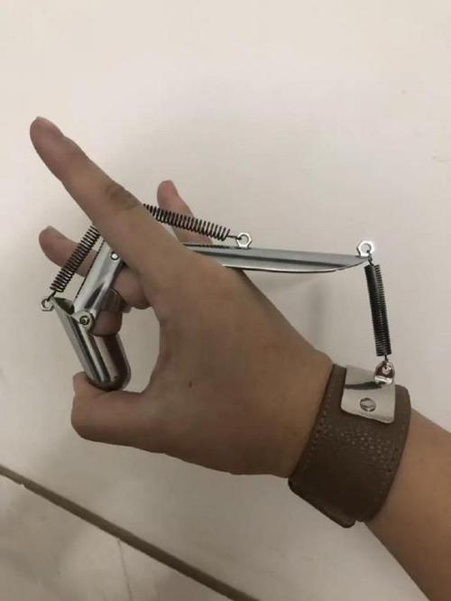 爆笑:因为手欠,弹孩子脑瓜崩,孩子留下了不良后遗症