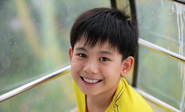 原创胡先煦近照被曝瘦下来的胡先煦妥妥的氛围感帅哥