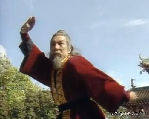 跟随一灯大师修习多年,但是看家本领仍然是他的一双铁掌,一灯大师对他