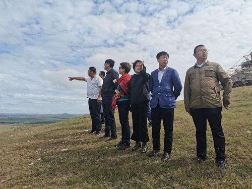兴安盟财政局对乌兰浩特市旅游产业进行调研
