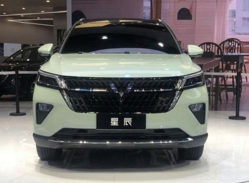 五菱首款银标suv星辰内饰曝光或三季度上市