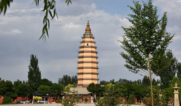 黄河流域滨河城市唯一的镇河塔宁夏灵武市镇河塔