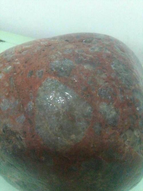 有谁认识这是鸡血石原石还是玛瑙了?