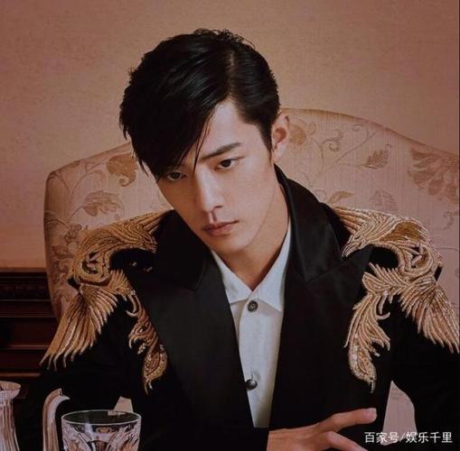 肖战又一杂志造型曝光,或许这一套更符合大家的审美!