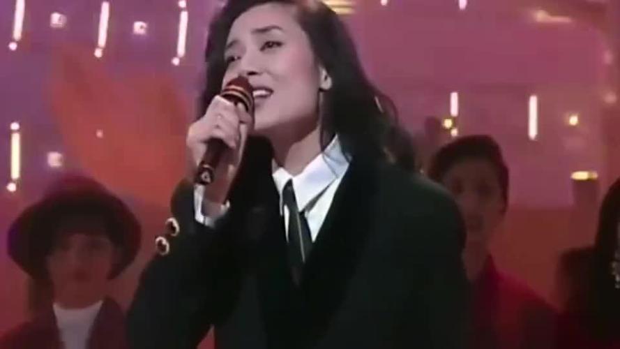 29 为您推荐: 周慧敏彭羚等十位女歌手同台,演唱1984年十大劲歌金曲