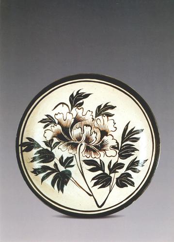 南宋釉下褐彩牡丹纹盘