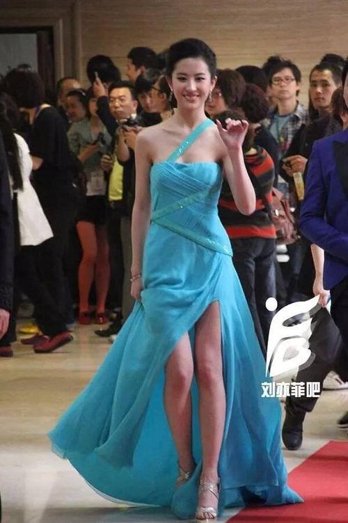 刘亦菲"黑历史"曝光,笑到我头都掉了哈哈哈哈哈哈哈哈哈哈哈!