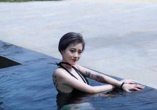 yy国民初恋涵纹身照片主播国民初恋涵性感写真微博生活照