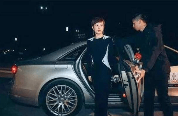 2015年8月,一辆孙俪老公邓超在网上流传,买了一辆兰博基尼