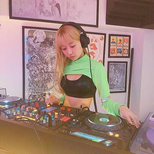 dj henney本名:朴恩智(eunji pyo)职业:韩国女dj /模特/女演员身高
