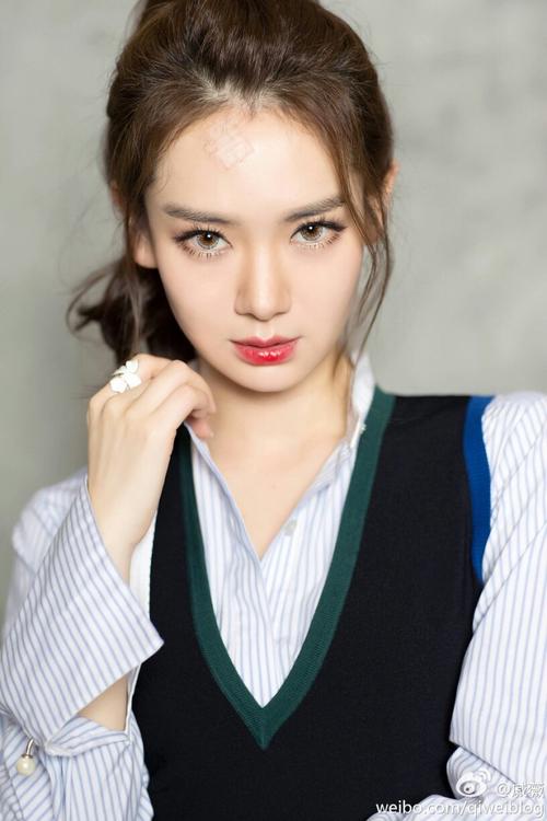 戚薇 创意拍照动作 街拍 摆拍 时尚 沉西瓜