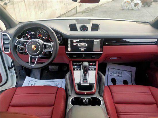 2021款加版保时捷卡宴30白外红内现车