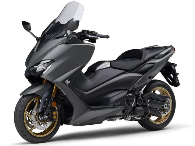 别再排队买x-max300了 这个车难道不香么 光阳赛艇s400