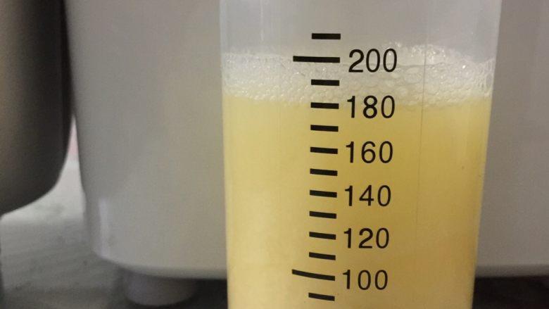 松下pm-105面包机基本面包,蛋 水混合共180ml,放在一起测量,总水量