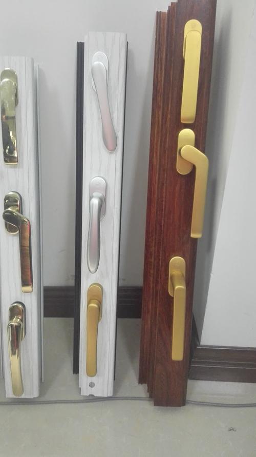 专注于高端门窗五金产品的开发与创新,个性化的设计～ 选择霍曼,就是